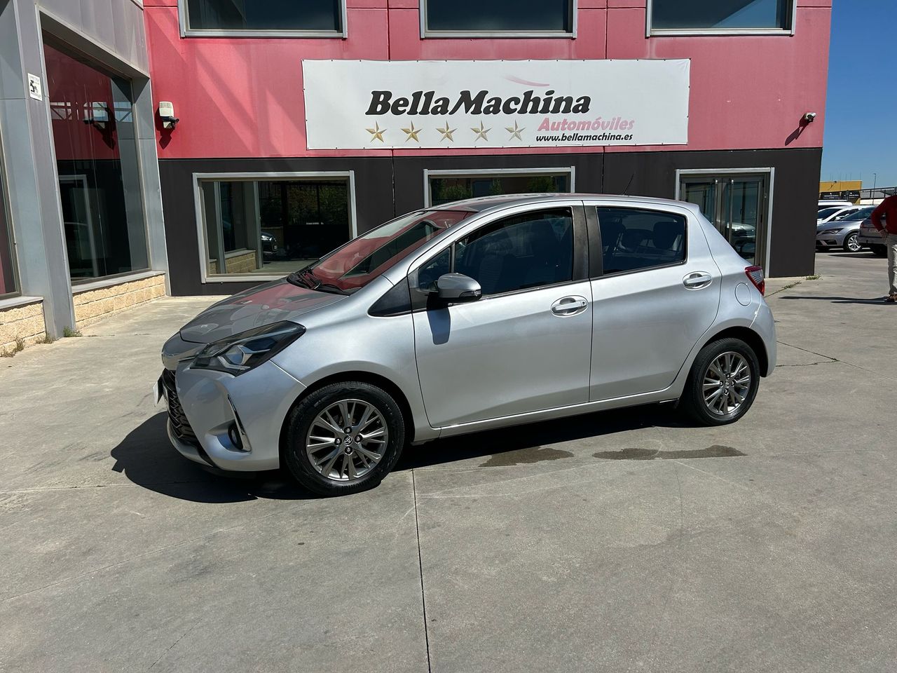 toyota yaris 2021 / foto grande (2)