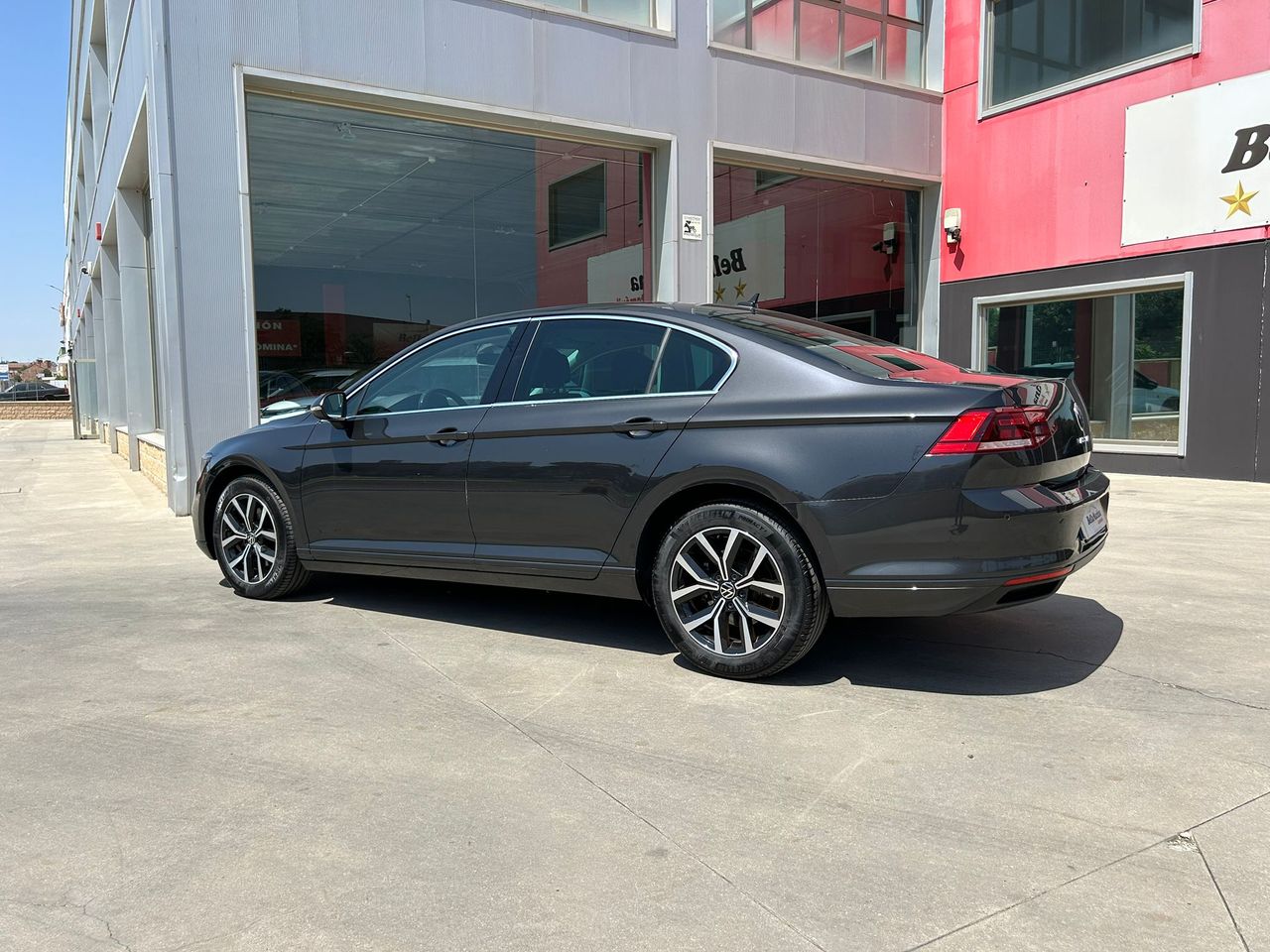 volkswagen passat 2021 / foto grande (3)