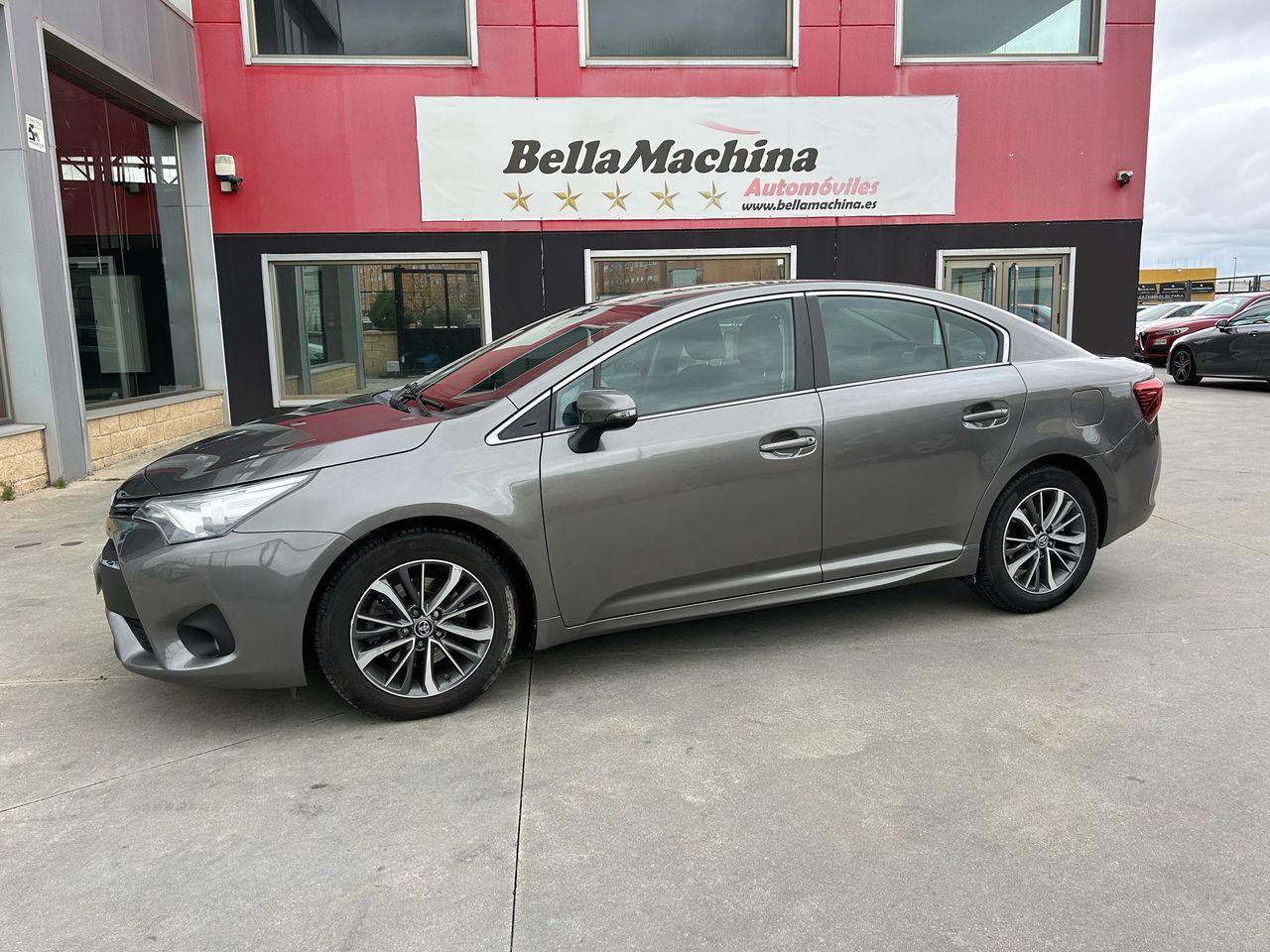 toyota avensis 2018 / foto grande (2)