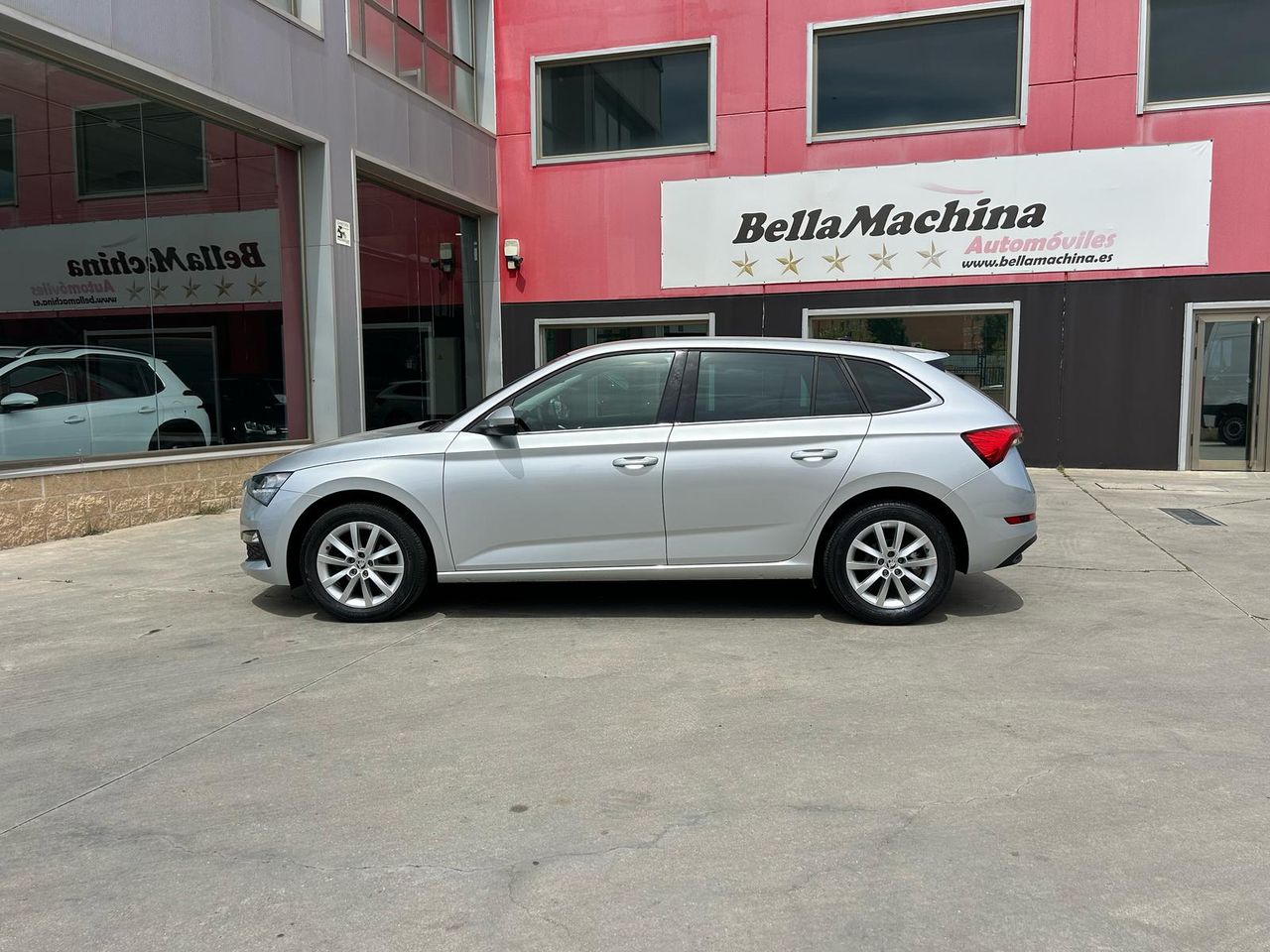 skoda scala 2023 / foto grande (3)
