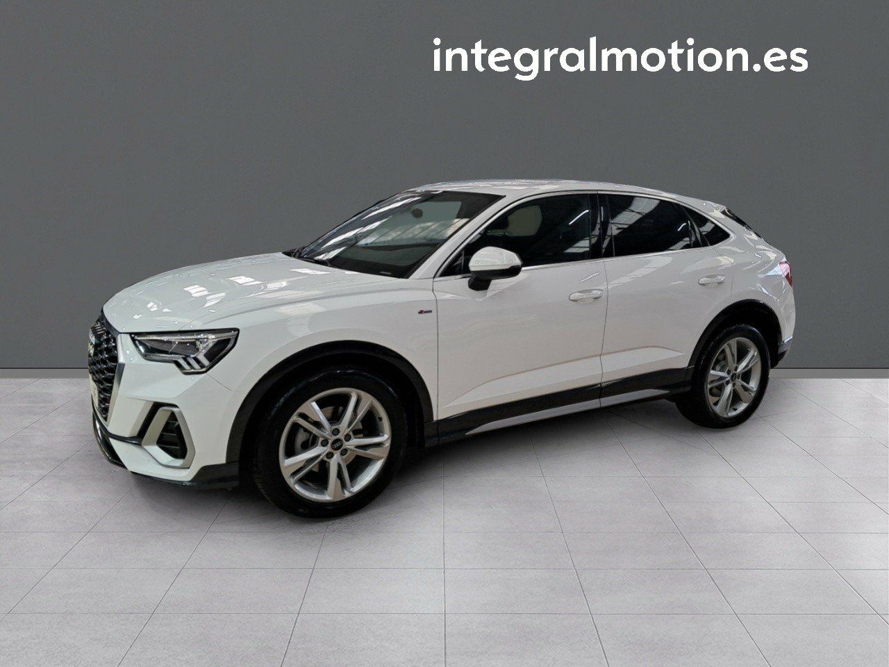 Foto audi q3 2021 /