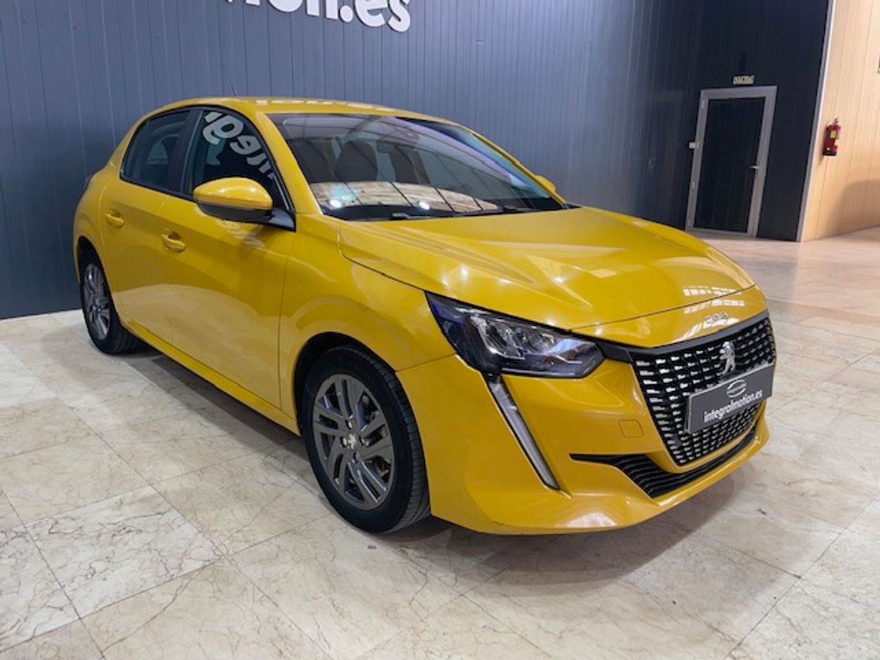 peugeot 208 2021 / foto grande (3)