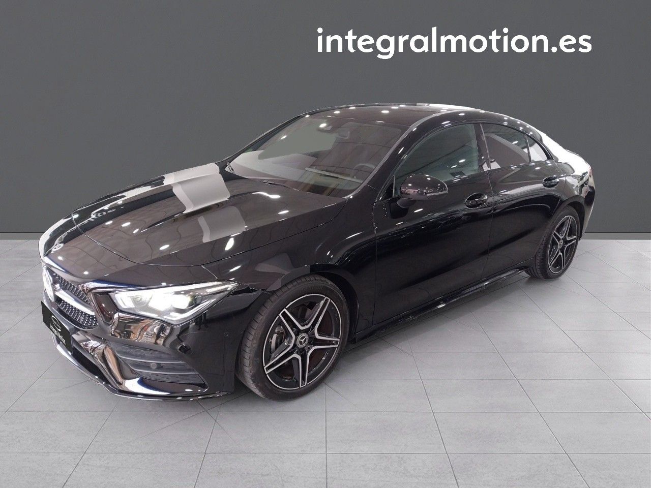Furgoneta con ayudantes  de segunda mano - mercedes cla 2023 /