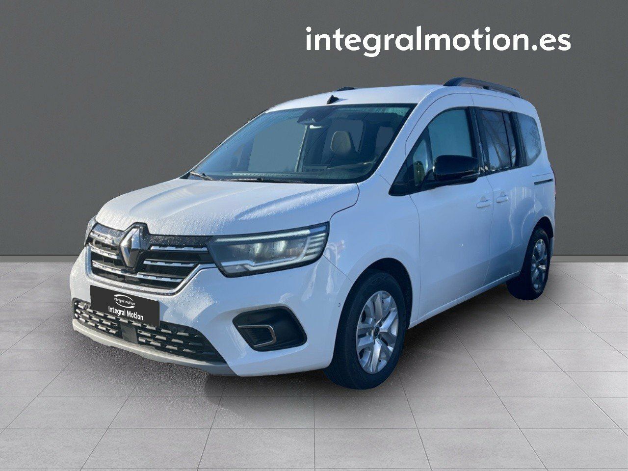 Cubiertas seminuevas con garantia  de segunda mano - renault kangoo combi 2023 /