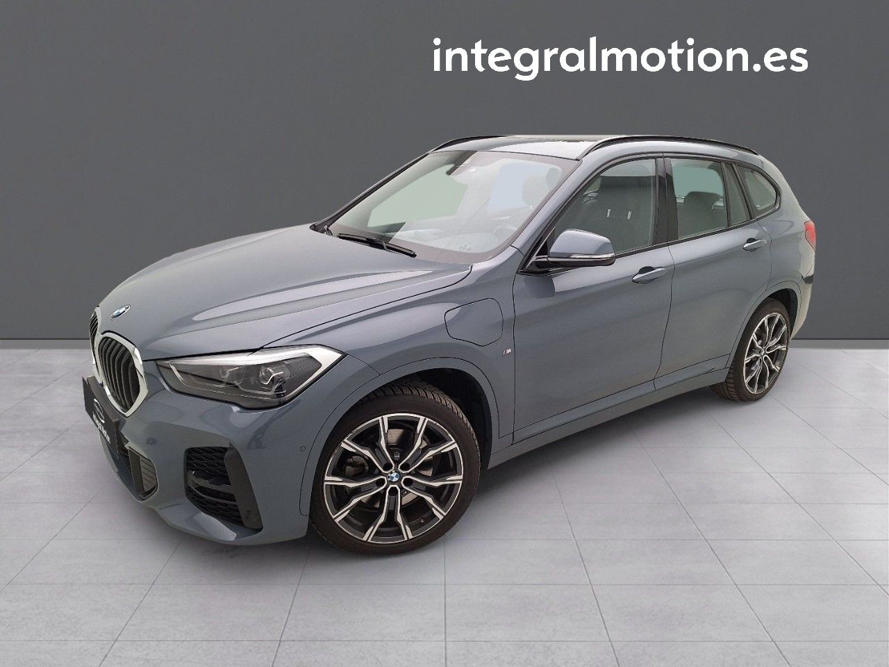 Casa con medio bano  de segunda mano - bmw x1 2021 /