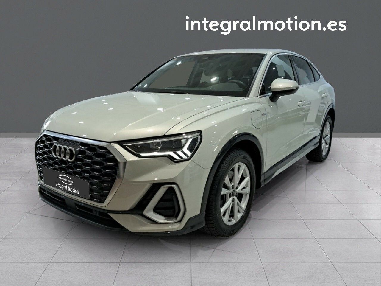 Foto audi q3 2021 /