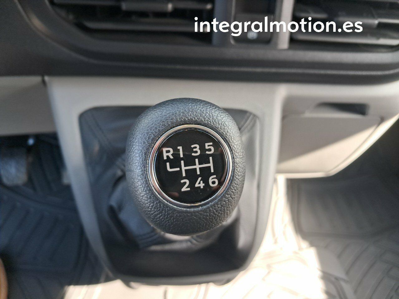 ford transit custom 2024 / foto grande (3)