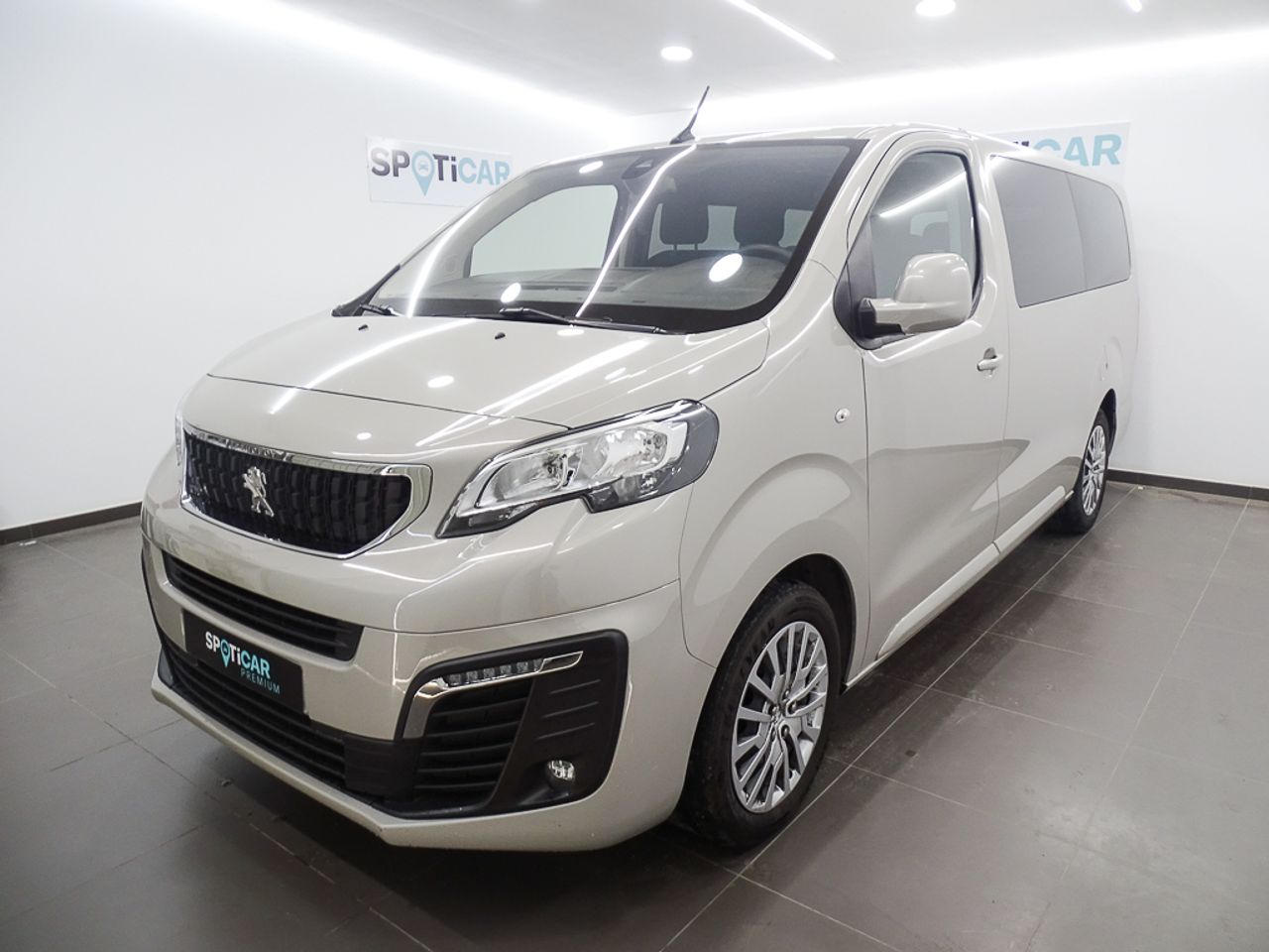 peugeot traveller 2021 /