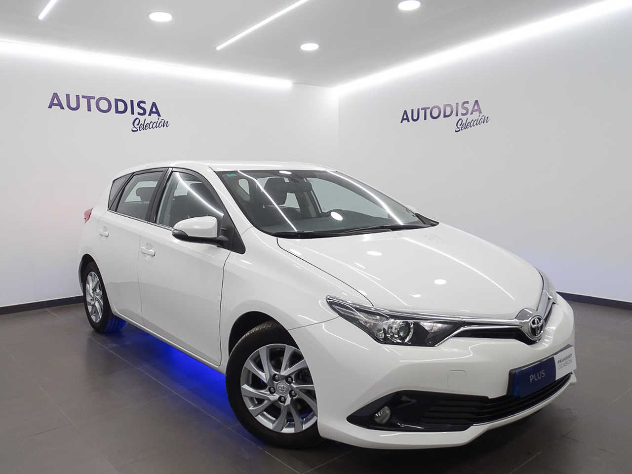 Array Toyota Auris 2015 Diésel por 11.495€ en Valencia