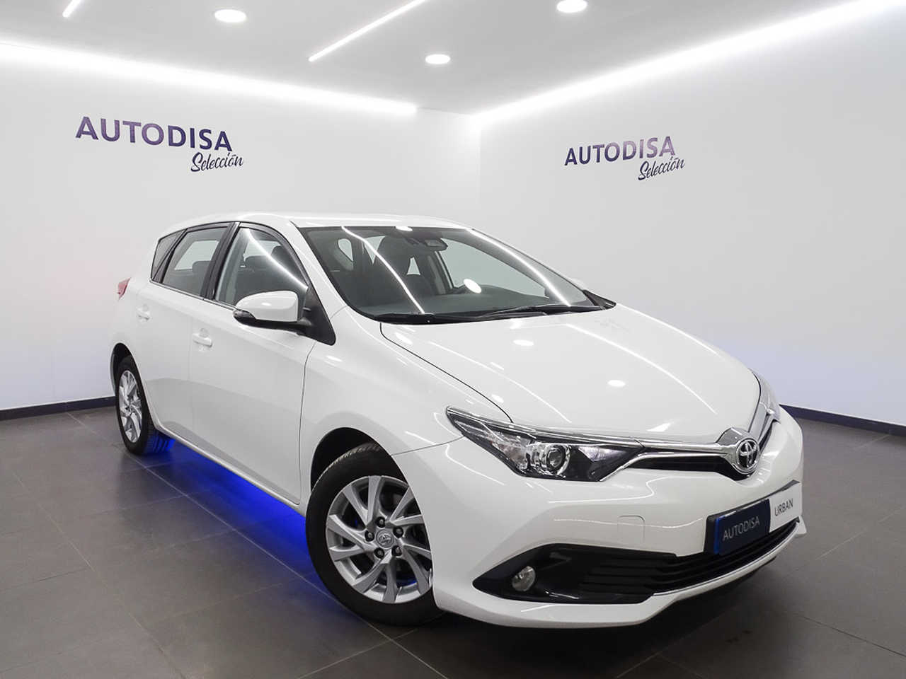 Array Toyota Auris 2018 Gasolina por 12.995€ en Valencia