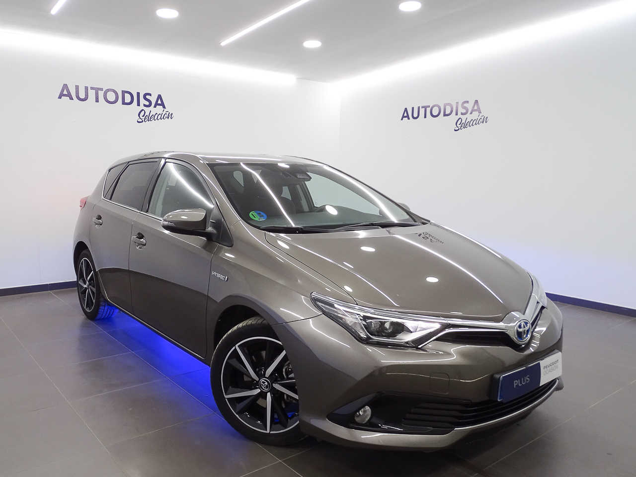Toyota Auris ocasión segunda mano 2017 Híbrido por 14.995€ en Valencia