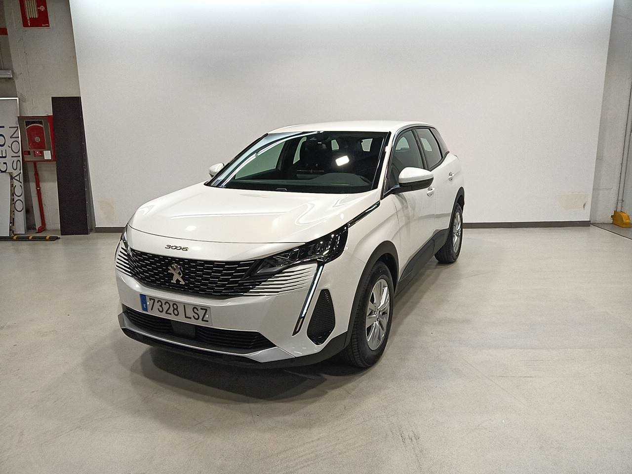 Peugeot 3008 ocasión segunda mano 2021 Gasolina por 31.900€ en Madrid