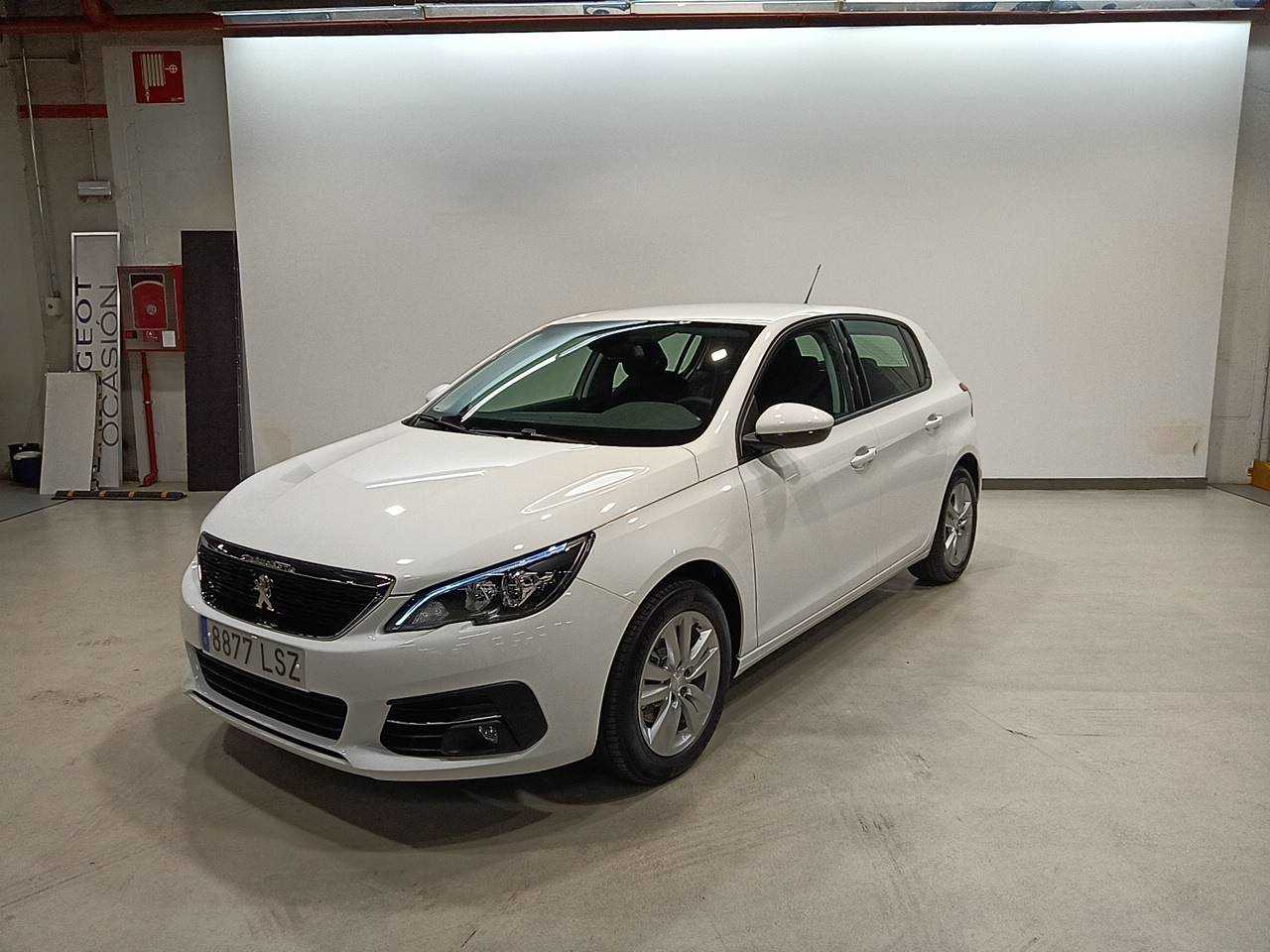 Peugeot 308 ocasión segunda mano 2021 Diésel por 21.900€ en Madrid