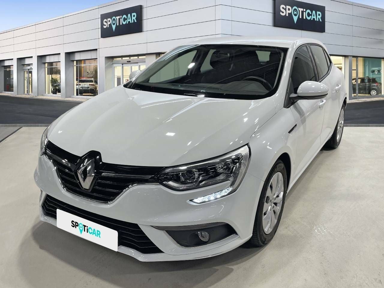 Renault Megane ocasión segunda mano 2019 Gasolina por 17.490€ en Madrid
