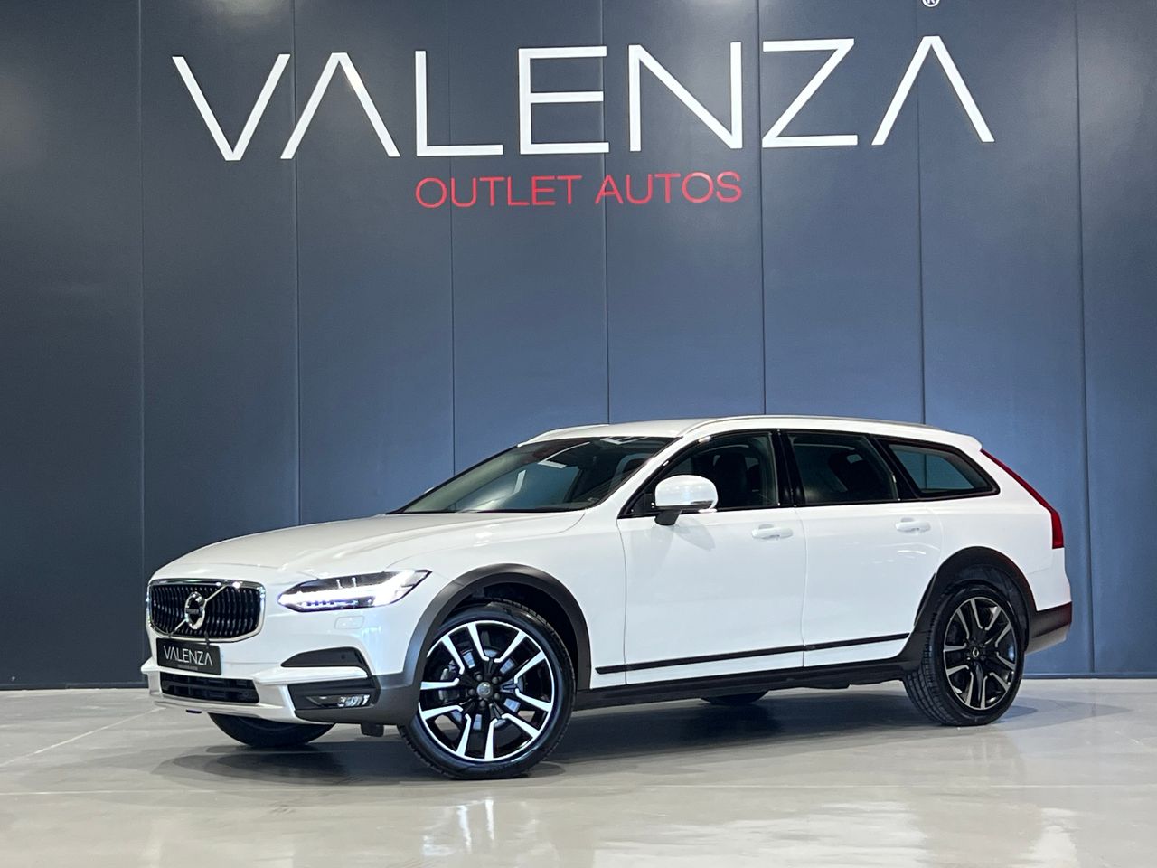 Volvo v90 con color blanco  de segunda mano - volvo v90 cross country 2020 /