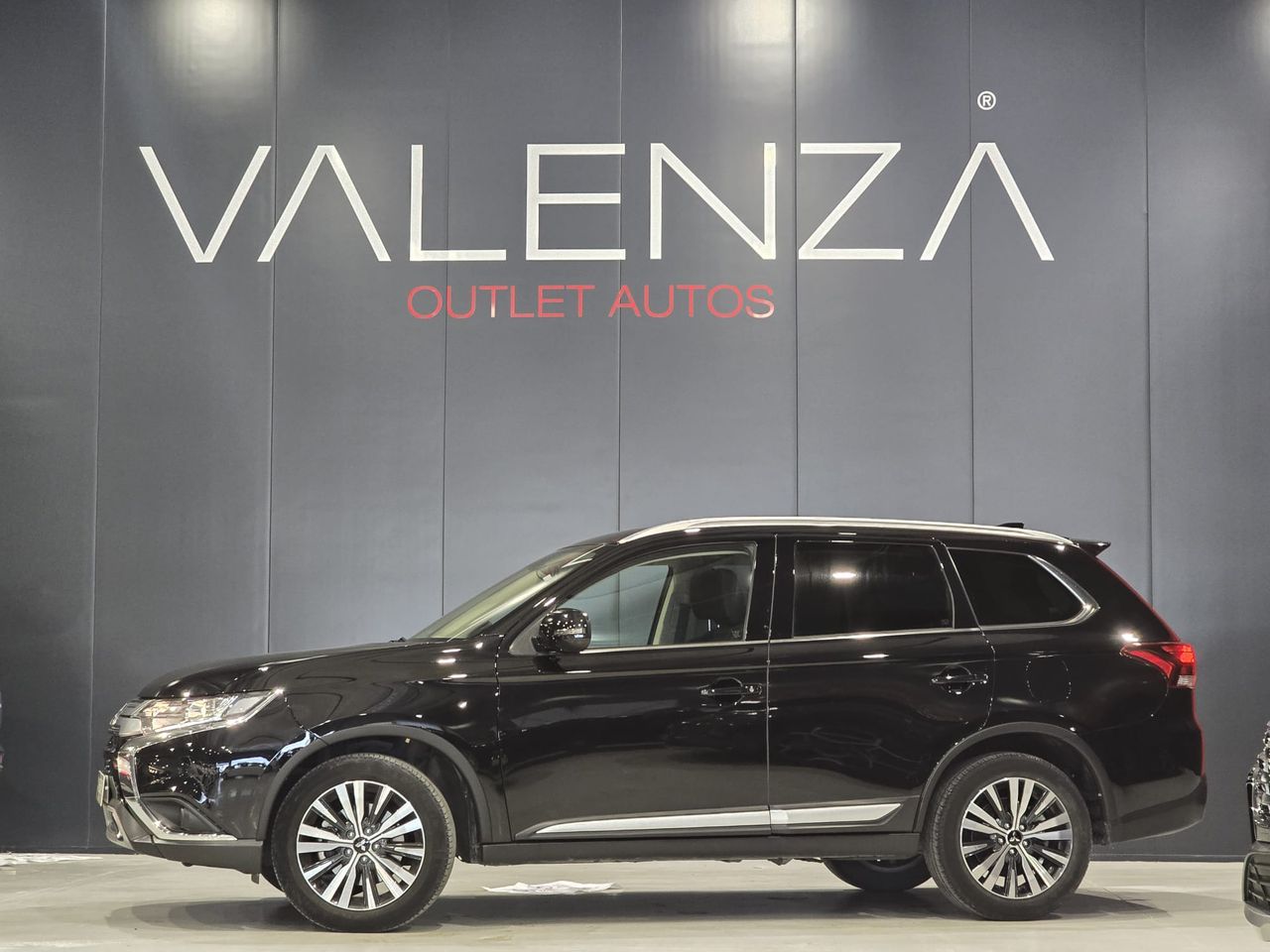 mitsubishi outlander 2020 /