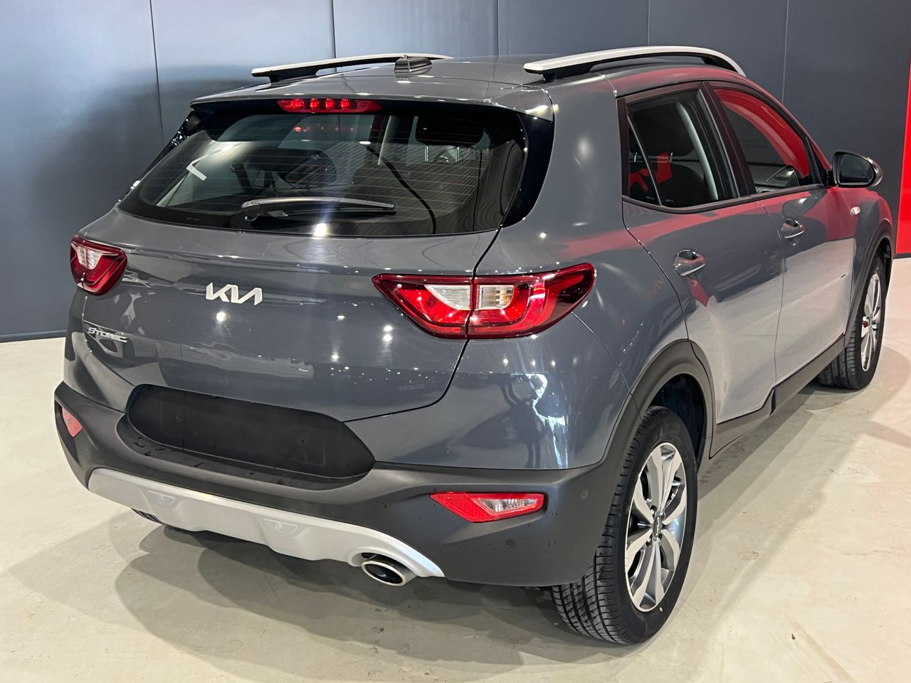kia stonic 2022 / foto grande (3)