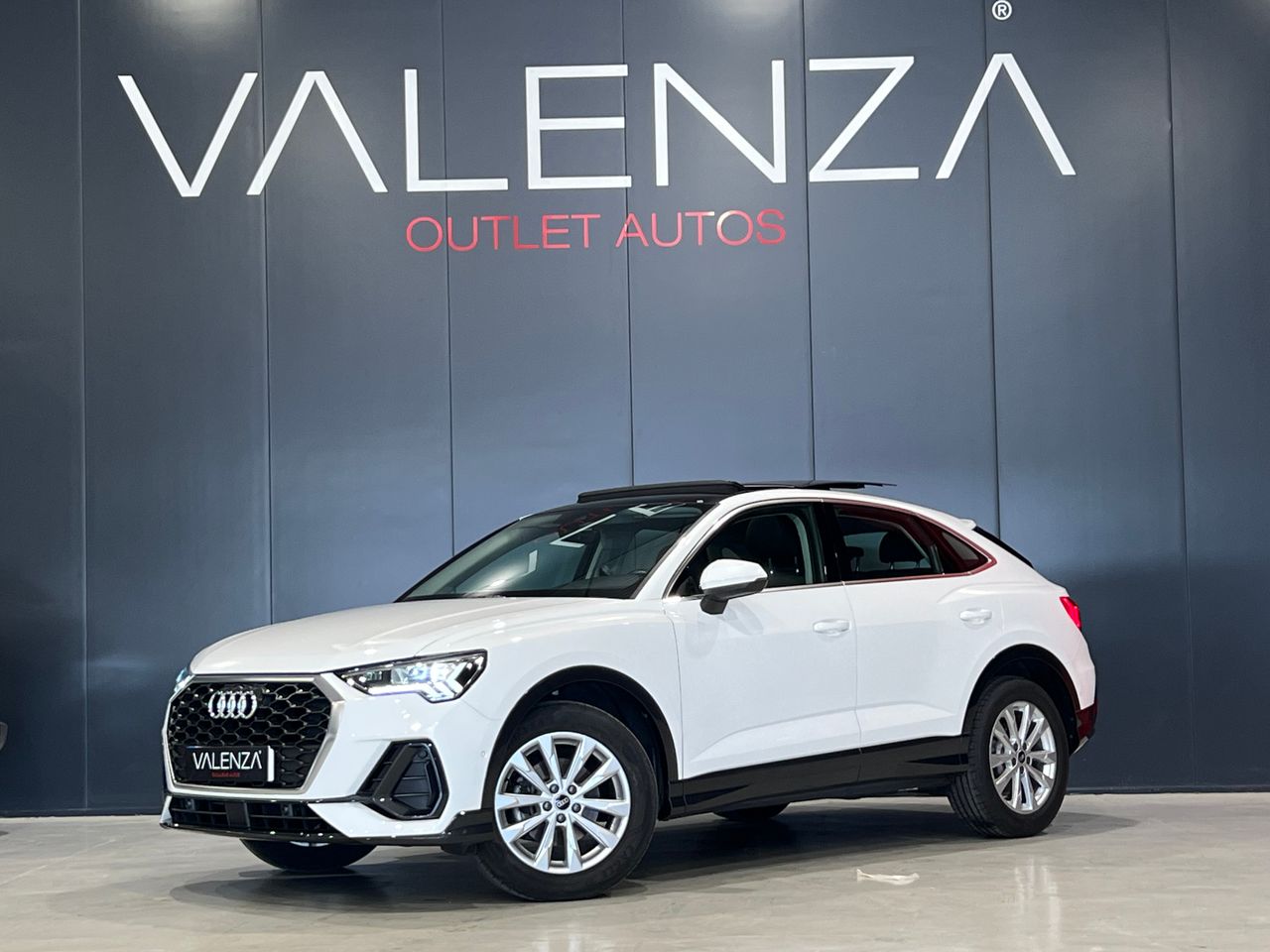 audi q3 2021 /