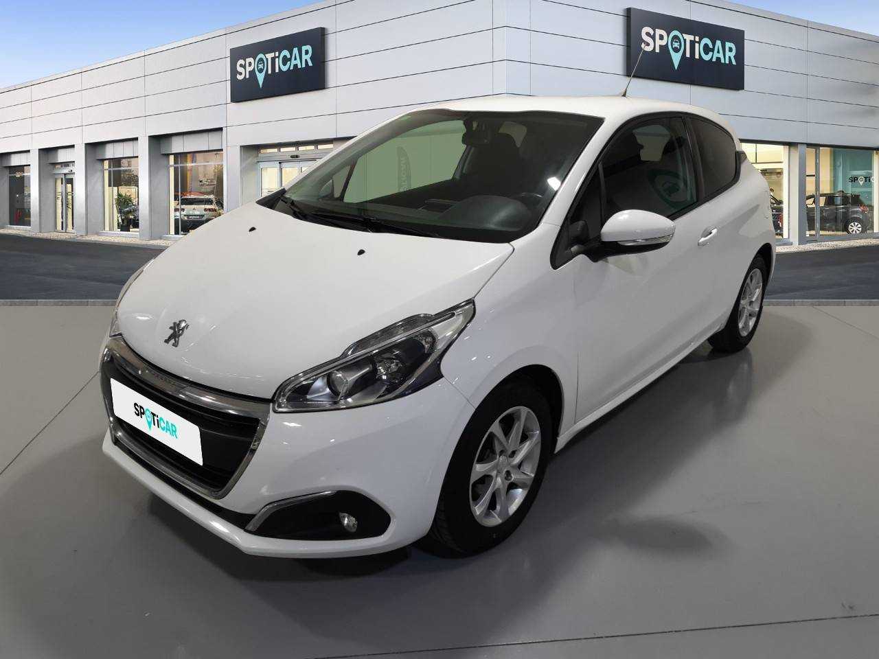 Peugeot 208 ocasión segunda mano 2015 Gasolina por 10.185€ en Barcelona