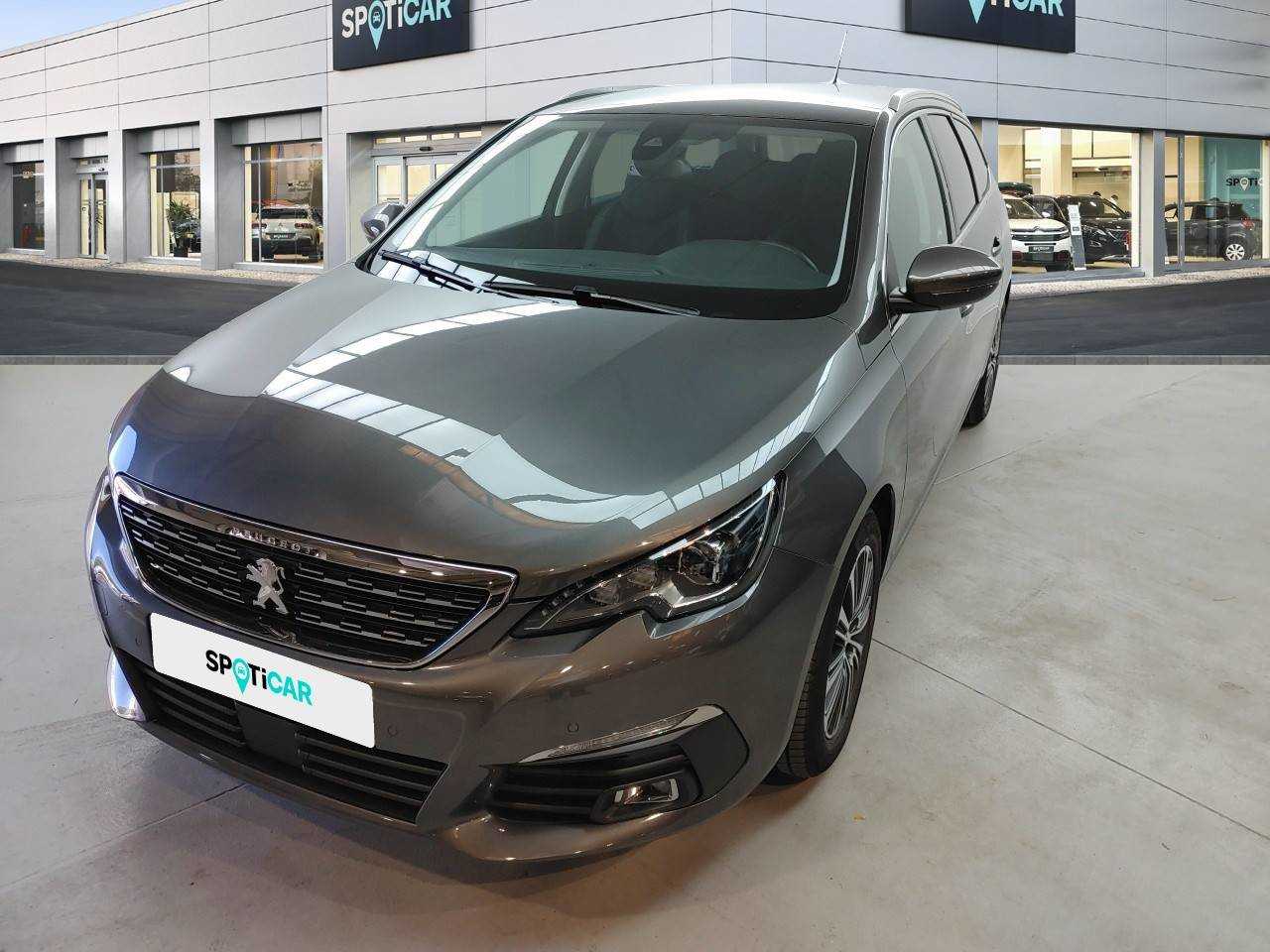Peugeot 308 ocasión segunda mano 2021 Gasolina por 20.900€ en Sevilla