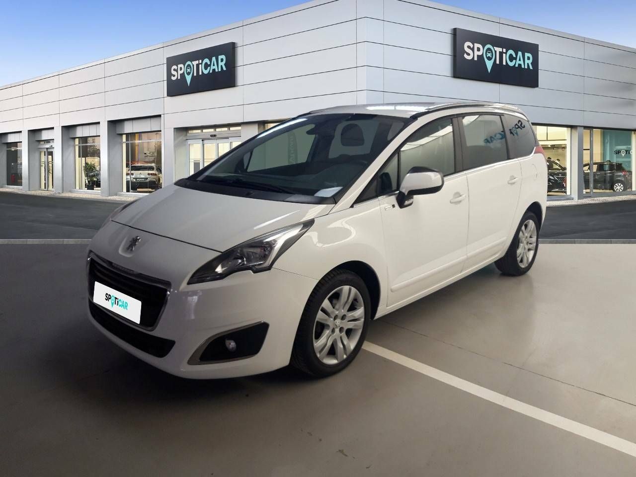 Peugeot 5008 ocasión segunda mano 2015 Gasolina por 12.800€ en Valencia