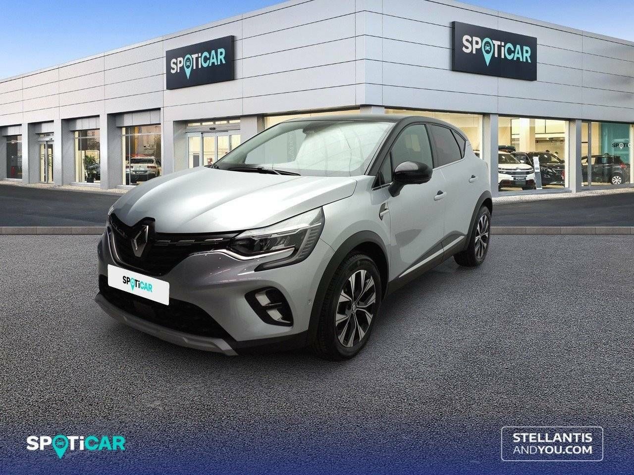renault captur 2023 /