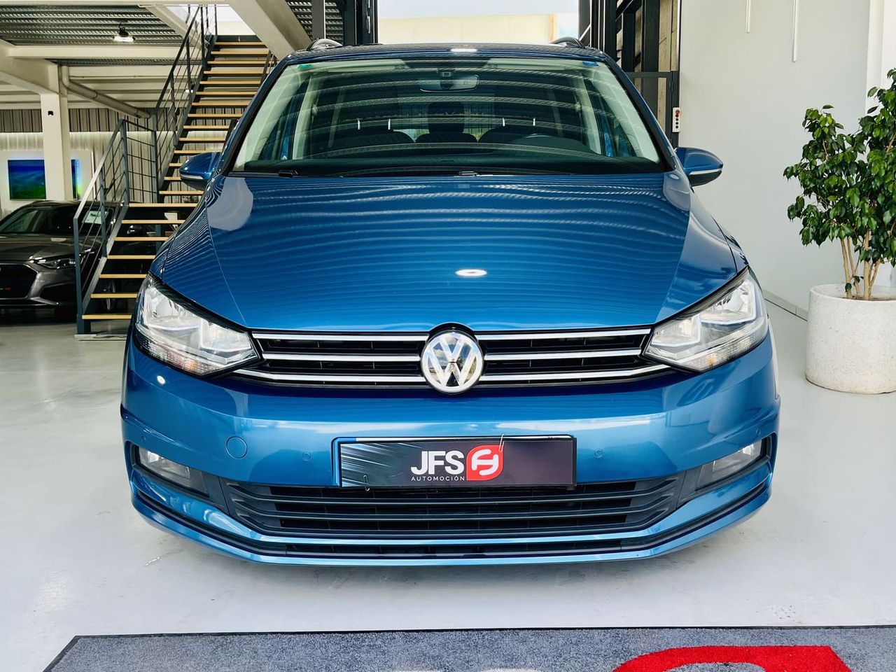 volkswagen touran 2018 / foto grande (2)
