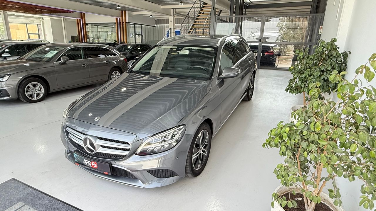 mercedes 180 2020 / foto grande (3)