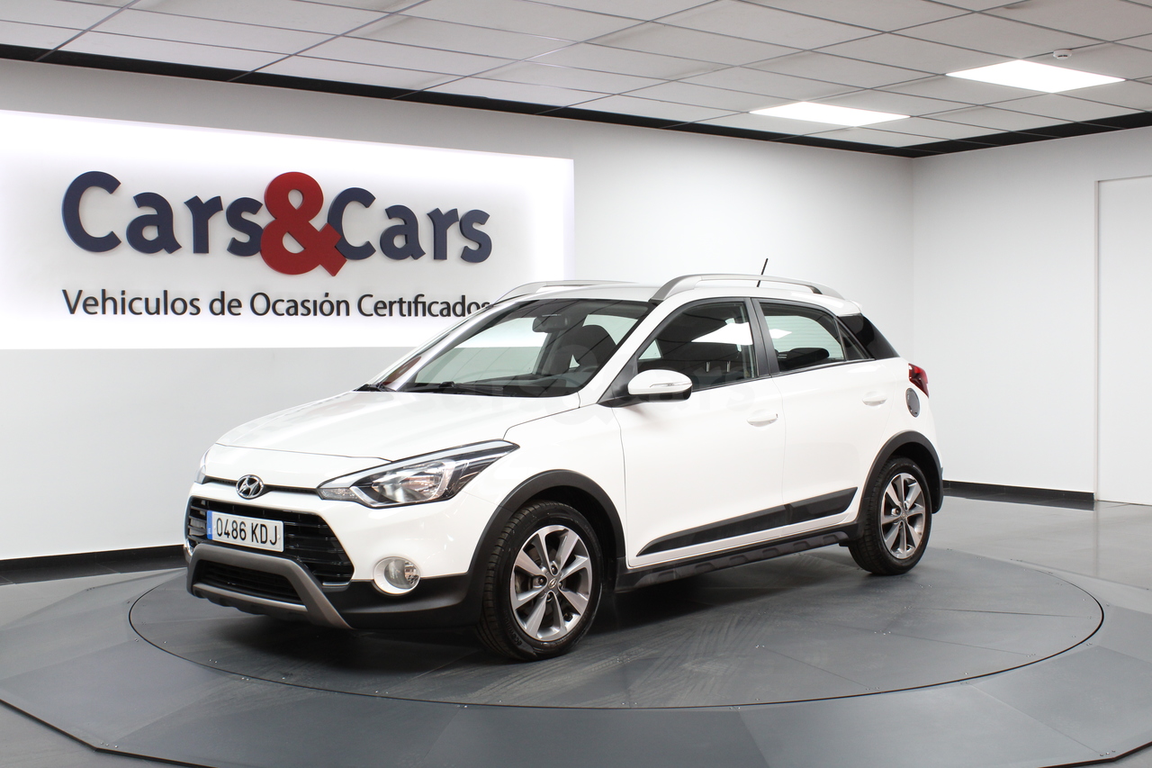 Hyundai i20 ocasión segunda mano 2017 Gasolina por 11.995€ en Madrid