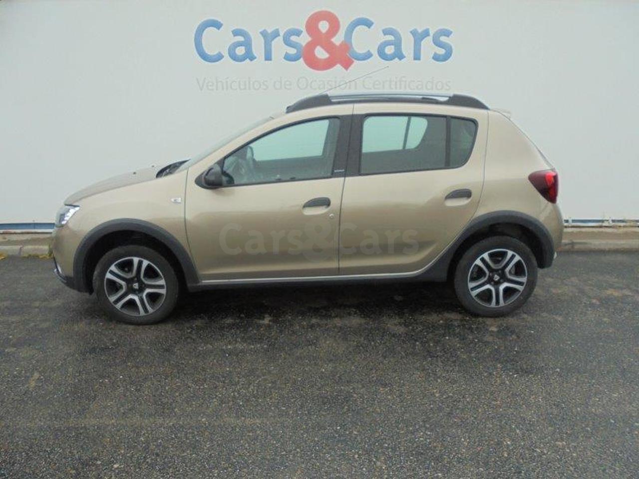 Dacia Sandero ocasión segunda mano 2018 Gasolina por 11.245€ en Madrid