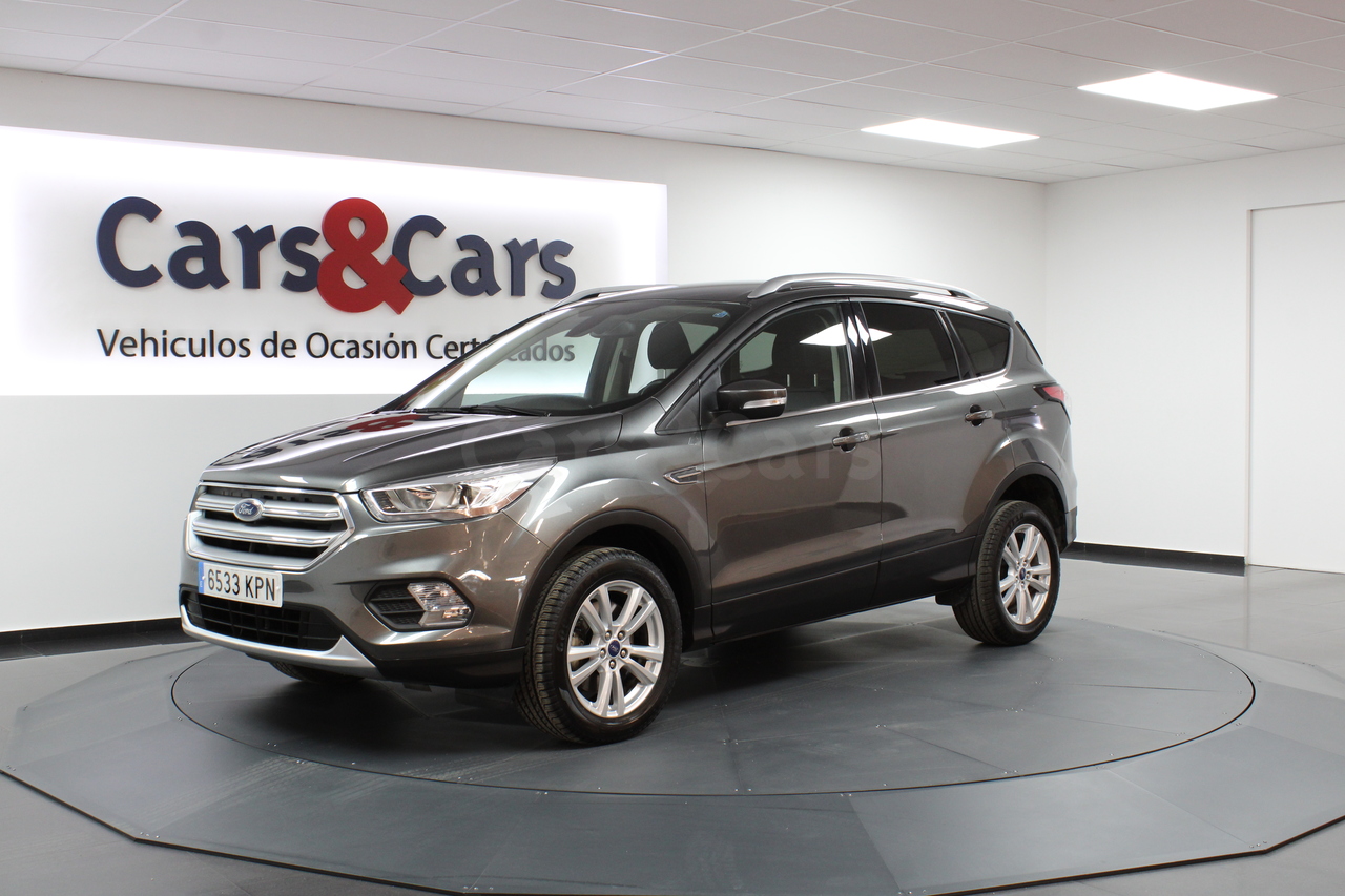 Ford Kuga ocasión segunda mano 2018 Diésel por 17.995€ en Madrid
