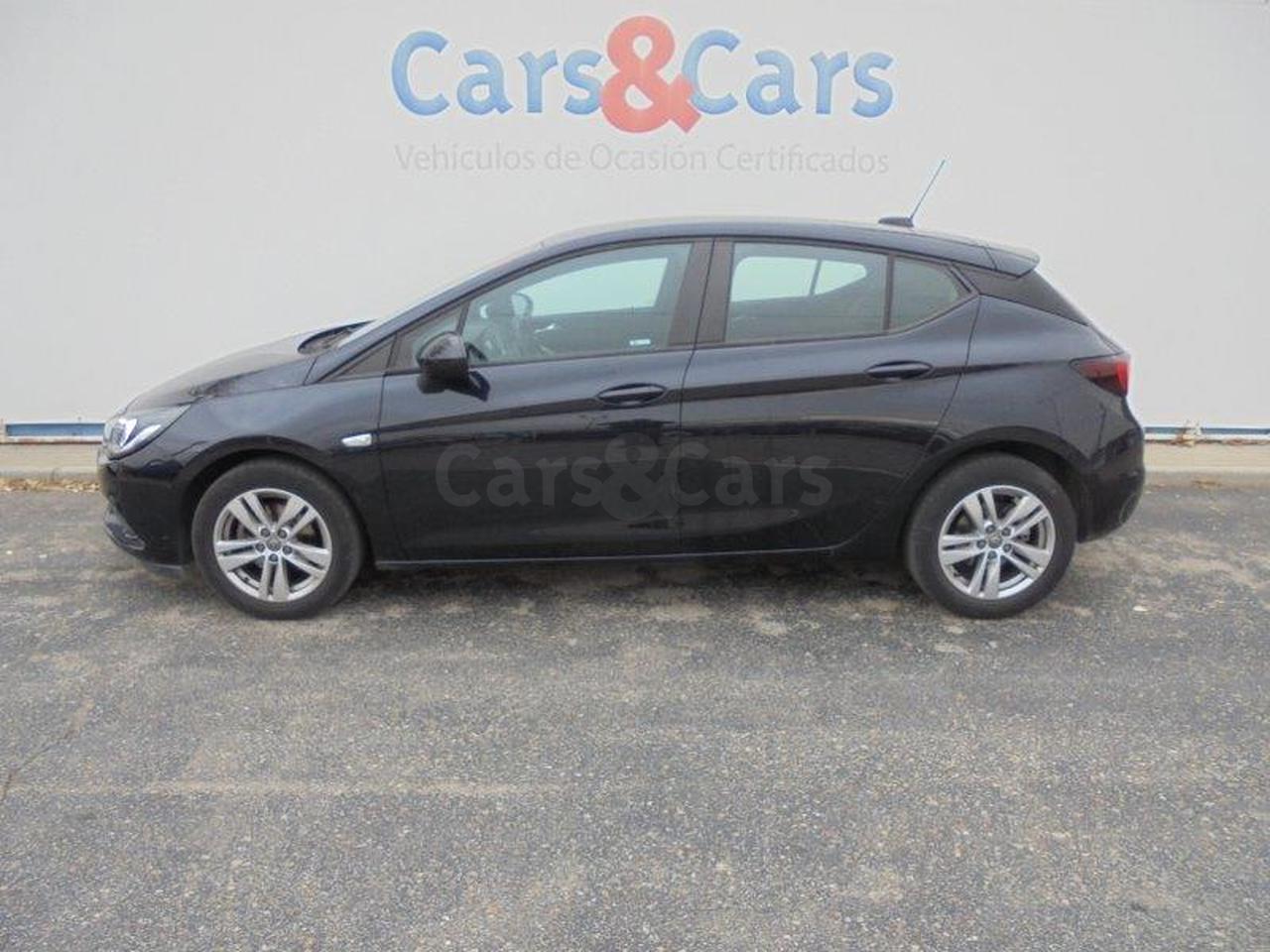 Opel Astra ocasión segunda mano 2018 Diésel por 13.995€ en Madrid