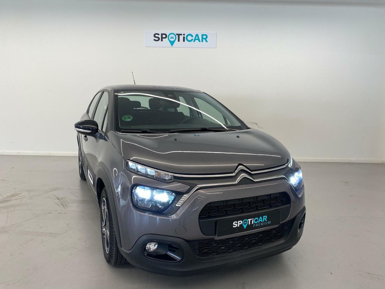 Neumaticos 305  de segunda mano - citroën c3 2024 /