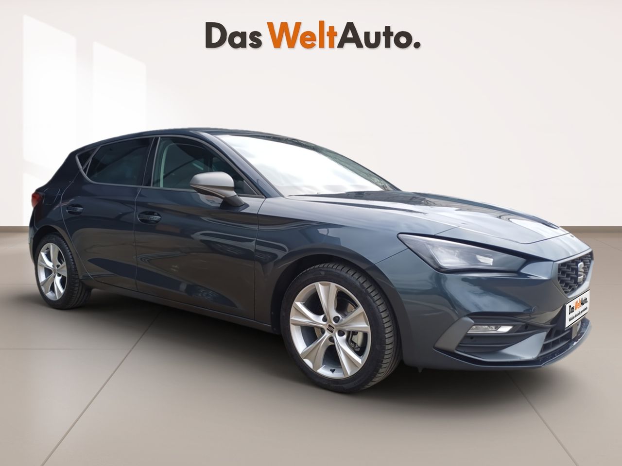 Neumaticos mixtos  de segunda mano - seat leon 2024 /