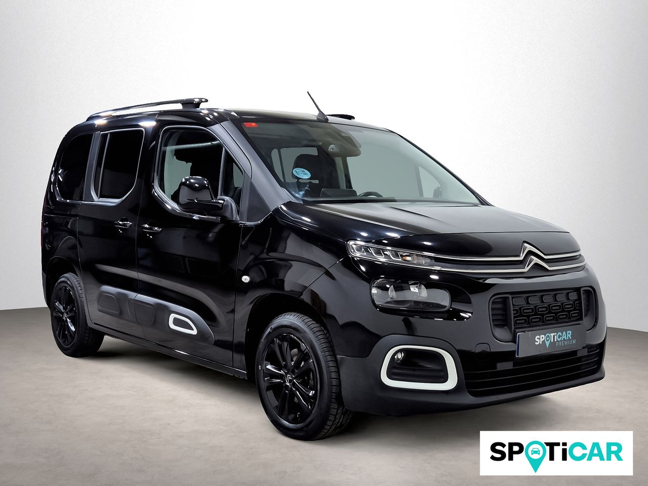 Neumaticos 215 65 r16  de segunda mano - citroën berlingo 2021 /