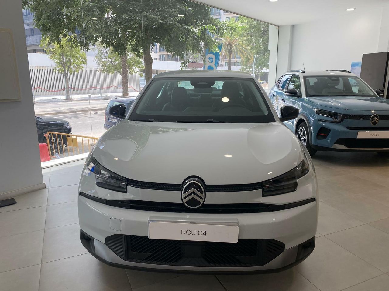citroën c4 x 2025 / foto grande (3)