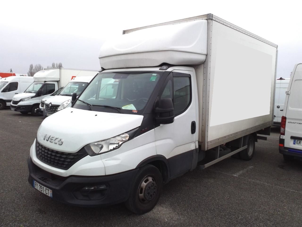 Carla mulata particular  de segunda mano - iveco daily 2021 /