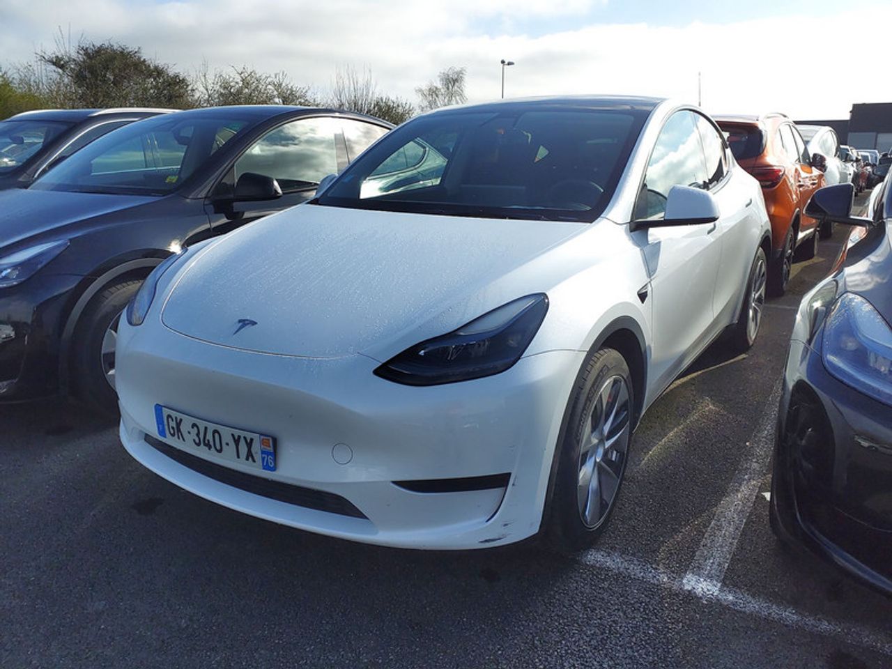 Foto tesla model y 2023 /