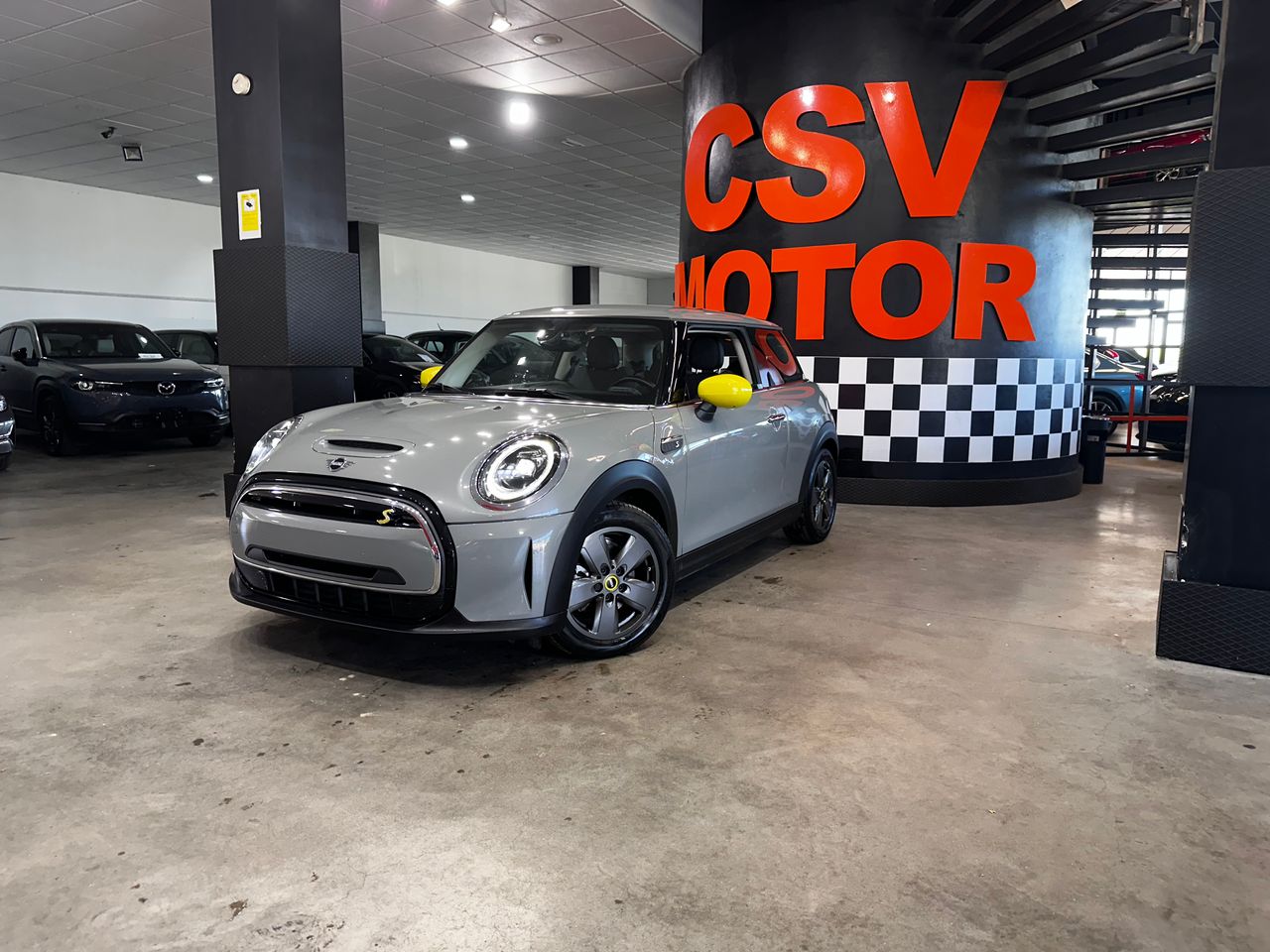mini mini 2021 / foto grande (2)