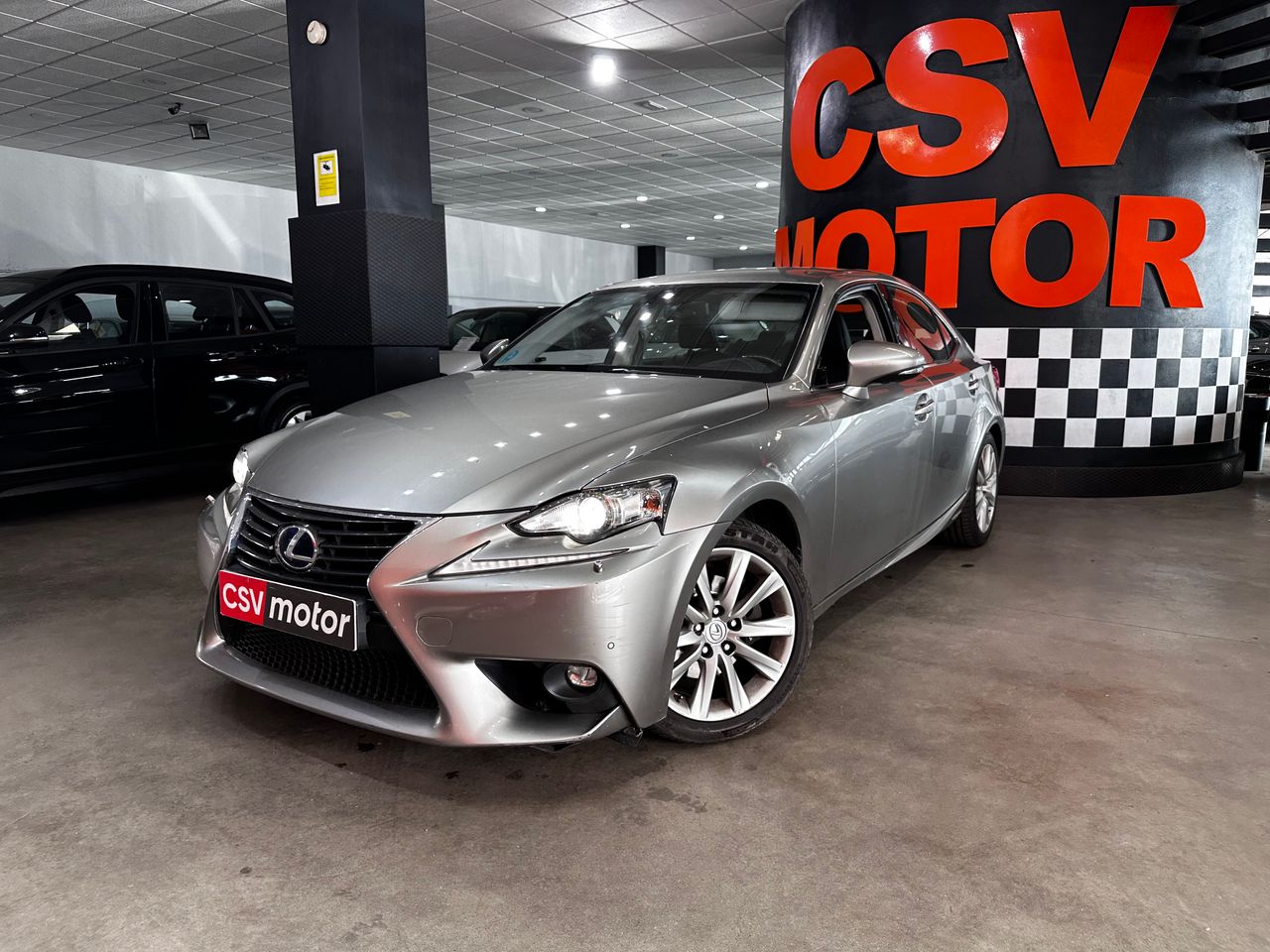 Foto lexus is 2015 /