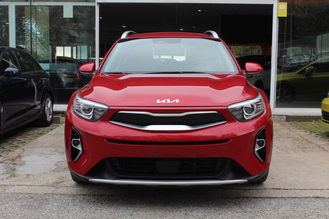 kia stonic 2022 / foto grande (3)