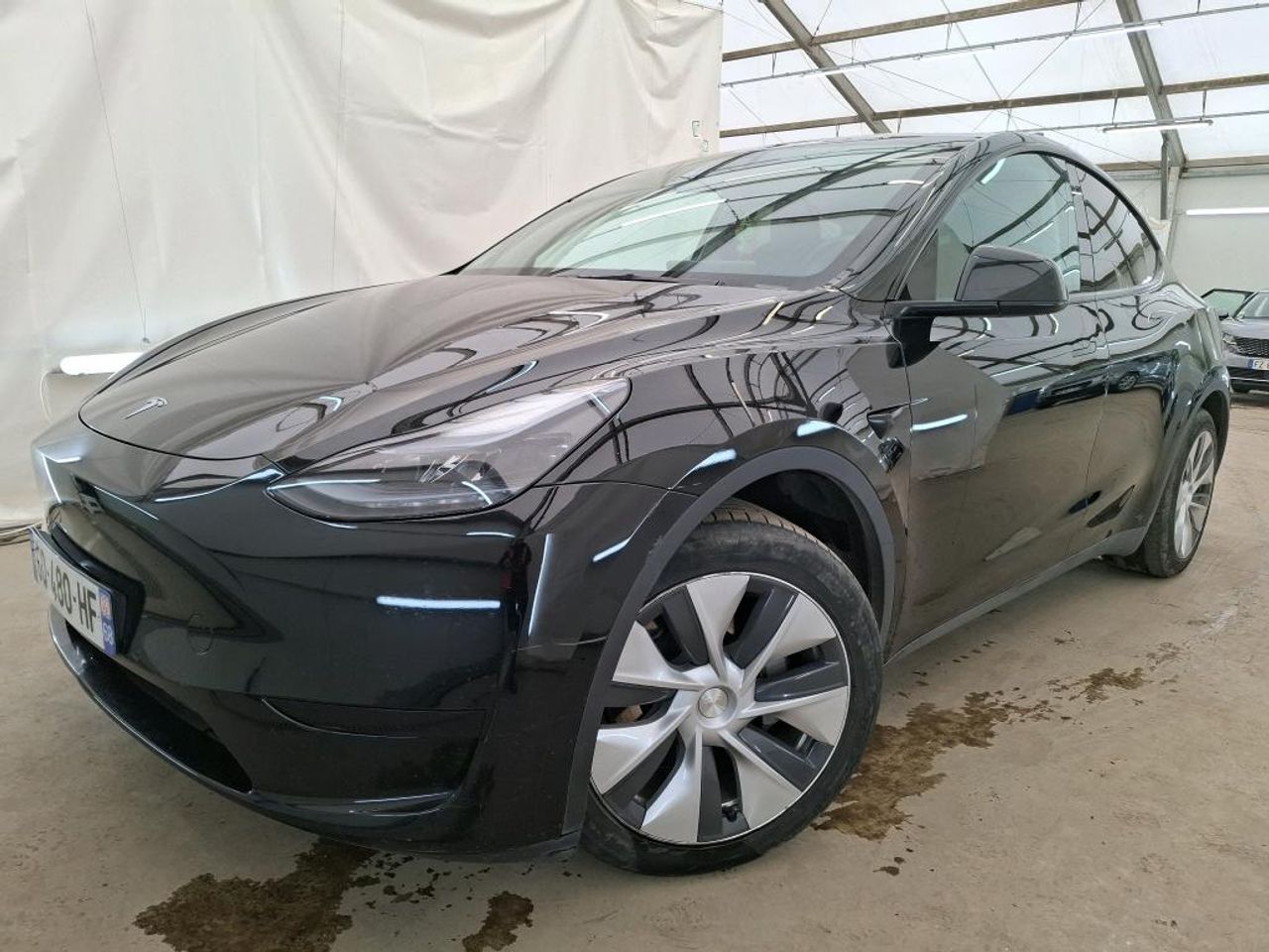Mudanzas con regalos sorpresa  de segunda mano - tesla model y 2023 /