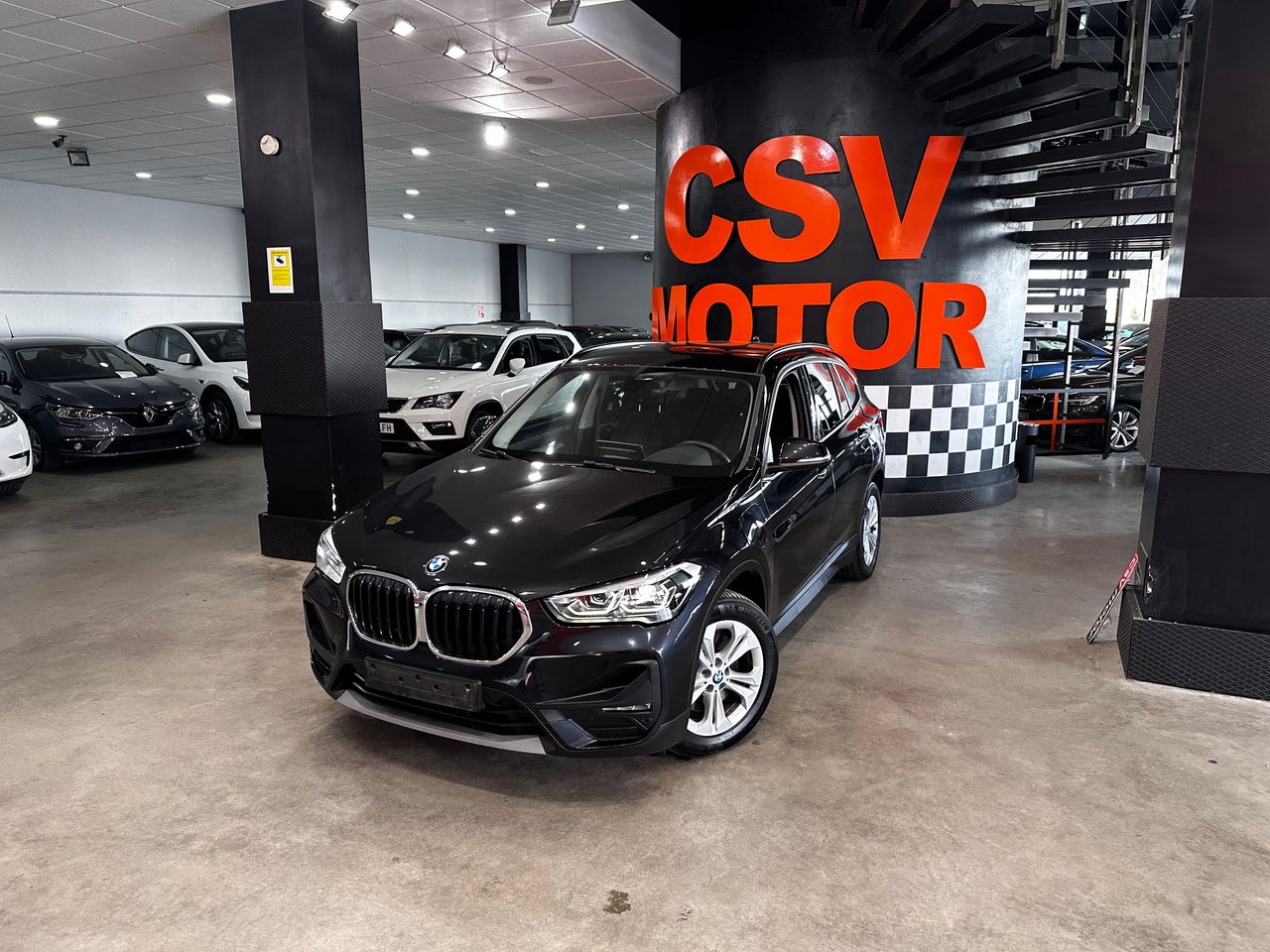 Kia sportage 2020 con llantas 17 pulgadas  de segunda mano - bmw x1 2020 /