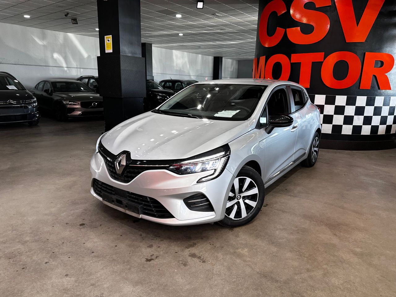 Foto renault clio 2023 /