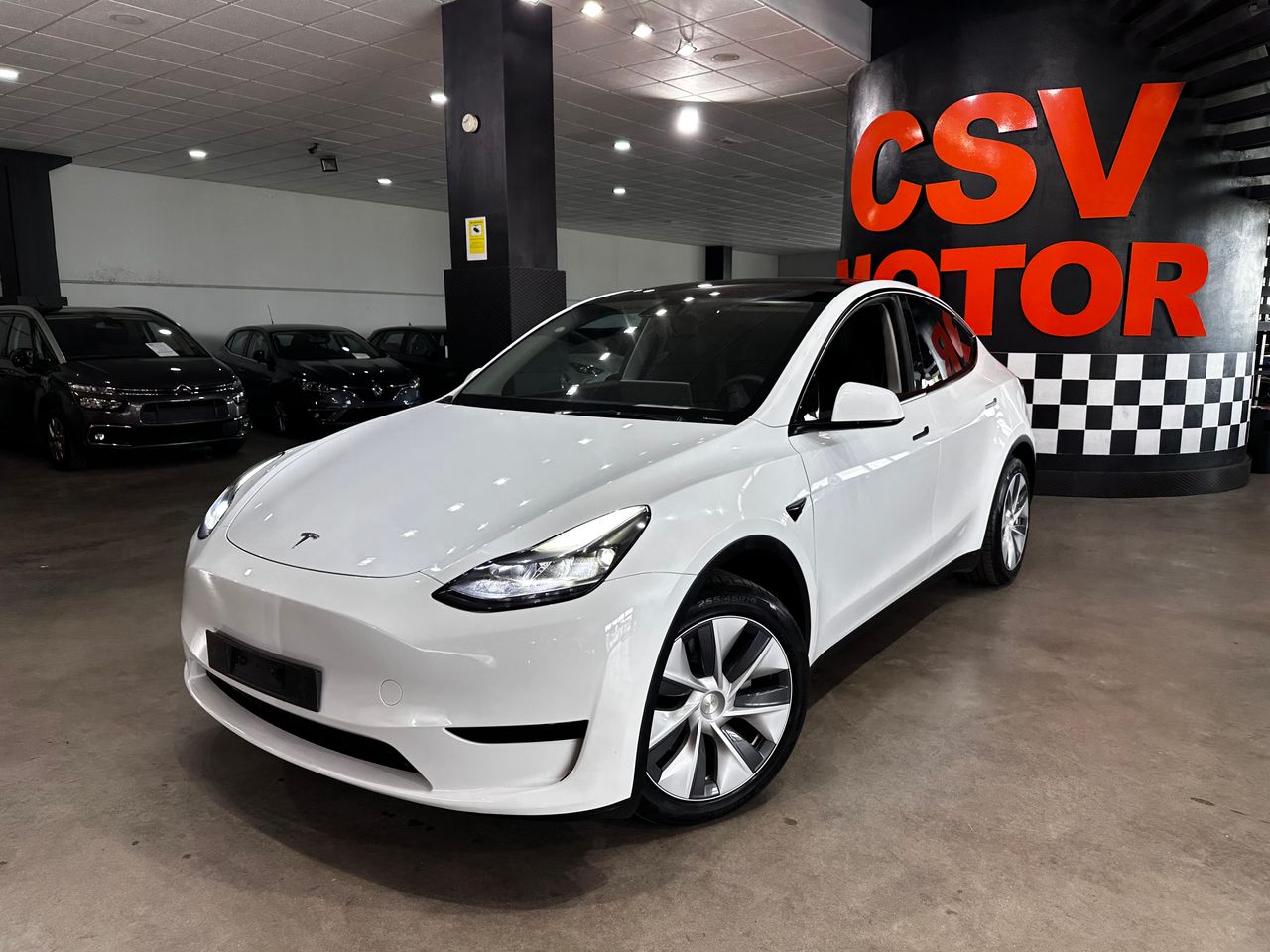 Foto tesla model y 2023 /