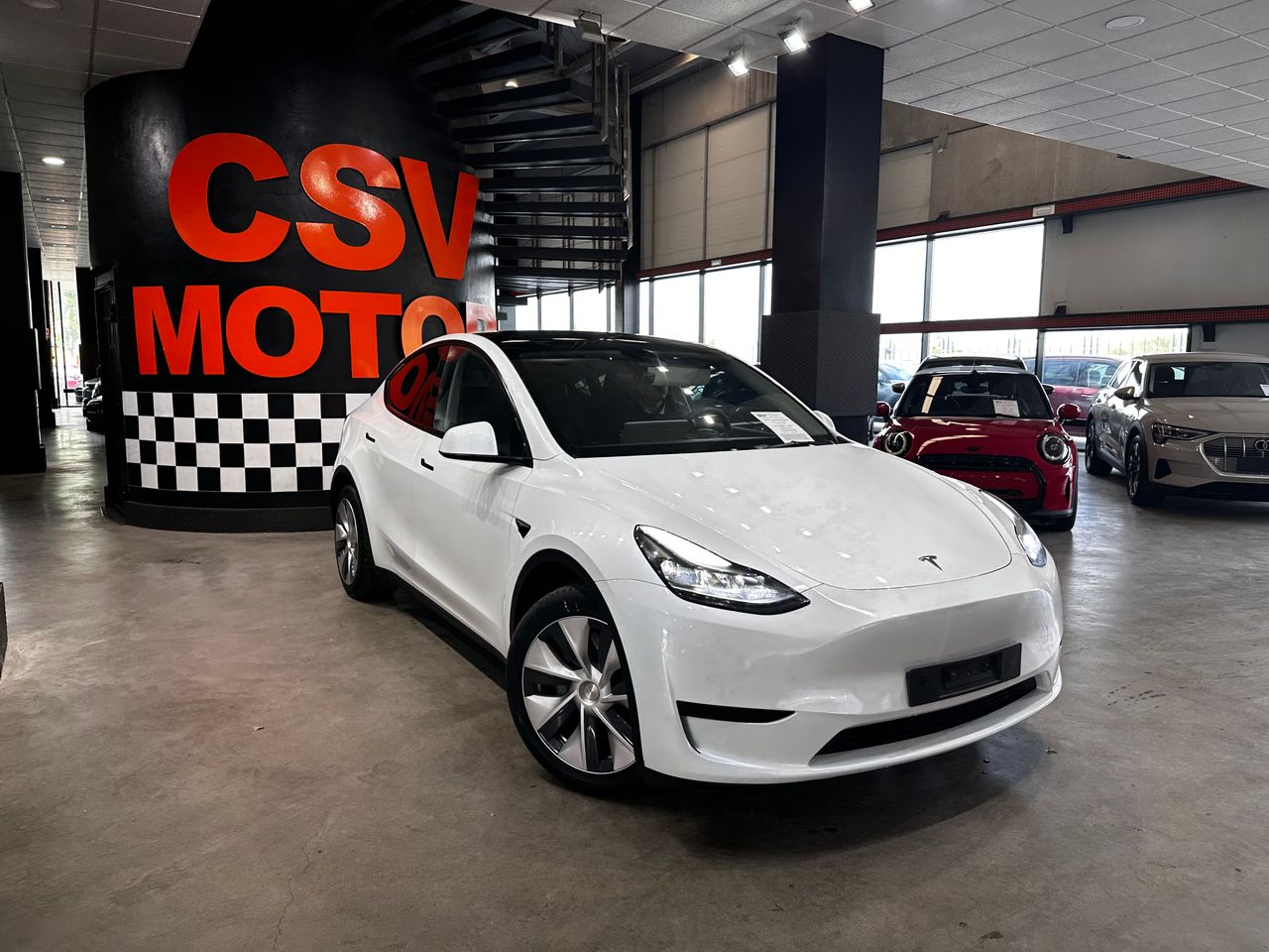 tesla model y 2023 / foto grande (3)