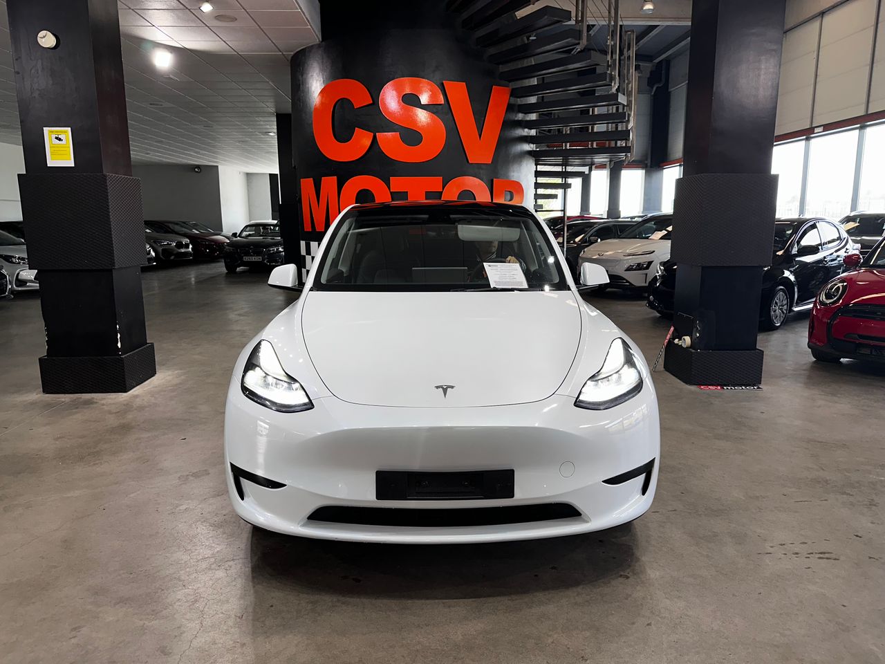 tesla model y 2023 / foto grande (2)