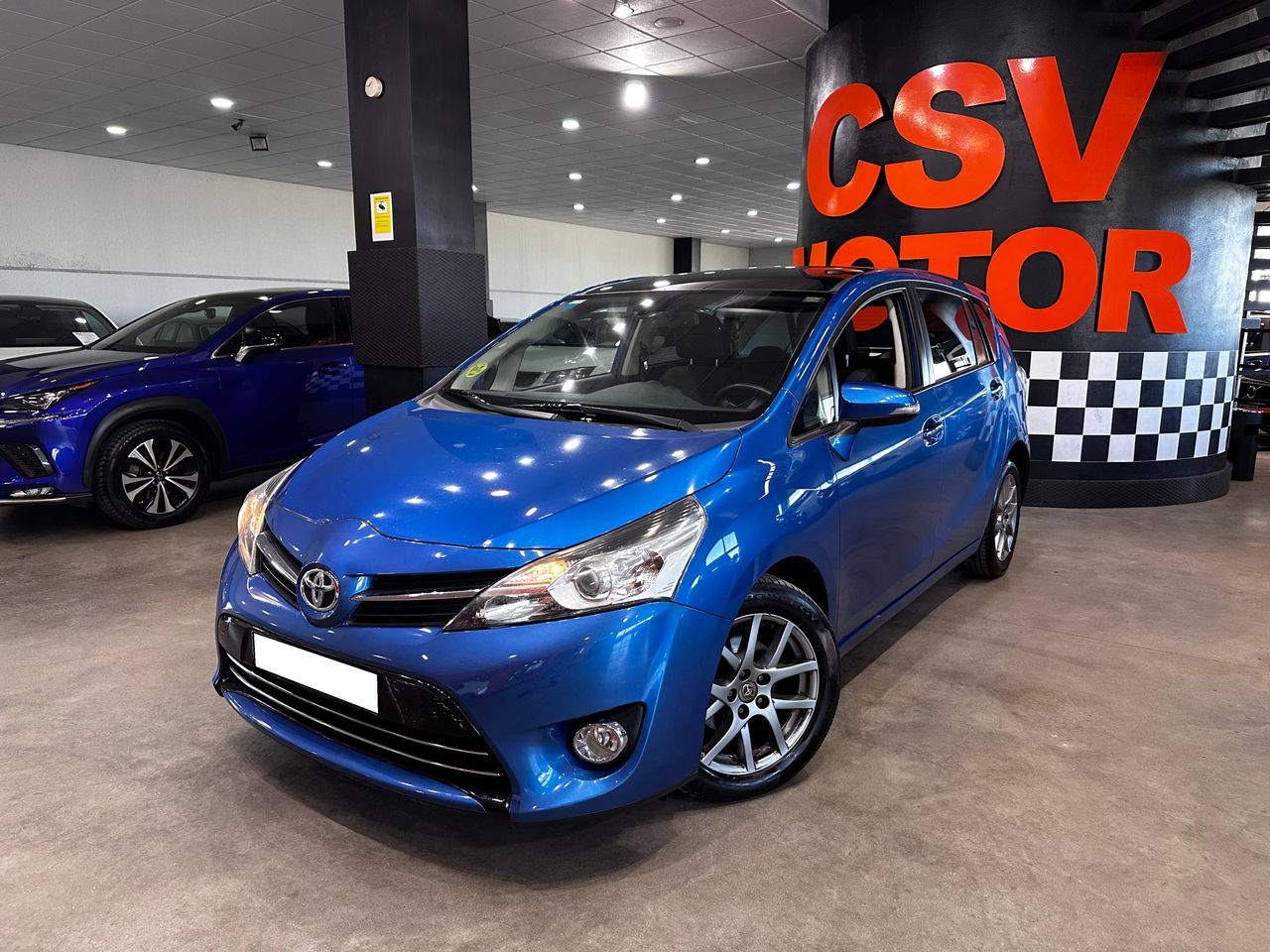 Foto toyota verso 2014 /