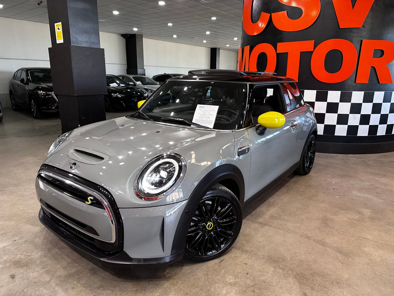 Foto mini mini 2021 /