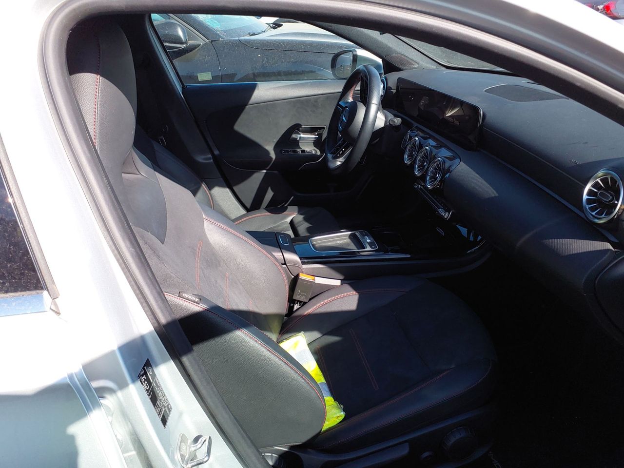 mercedes clase a 2023 / foto grande (3)